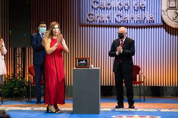 El Cabildo entrega sus honores y distinciones a 19 personas y entidades por su labor en favor de la sociedad grancanaria/TA.